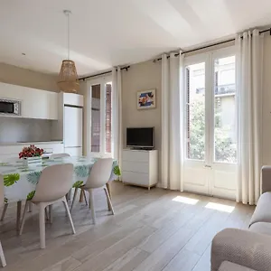  Apartamento Aparteasy - Family 4-bedroom